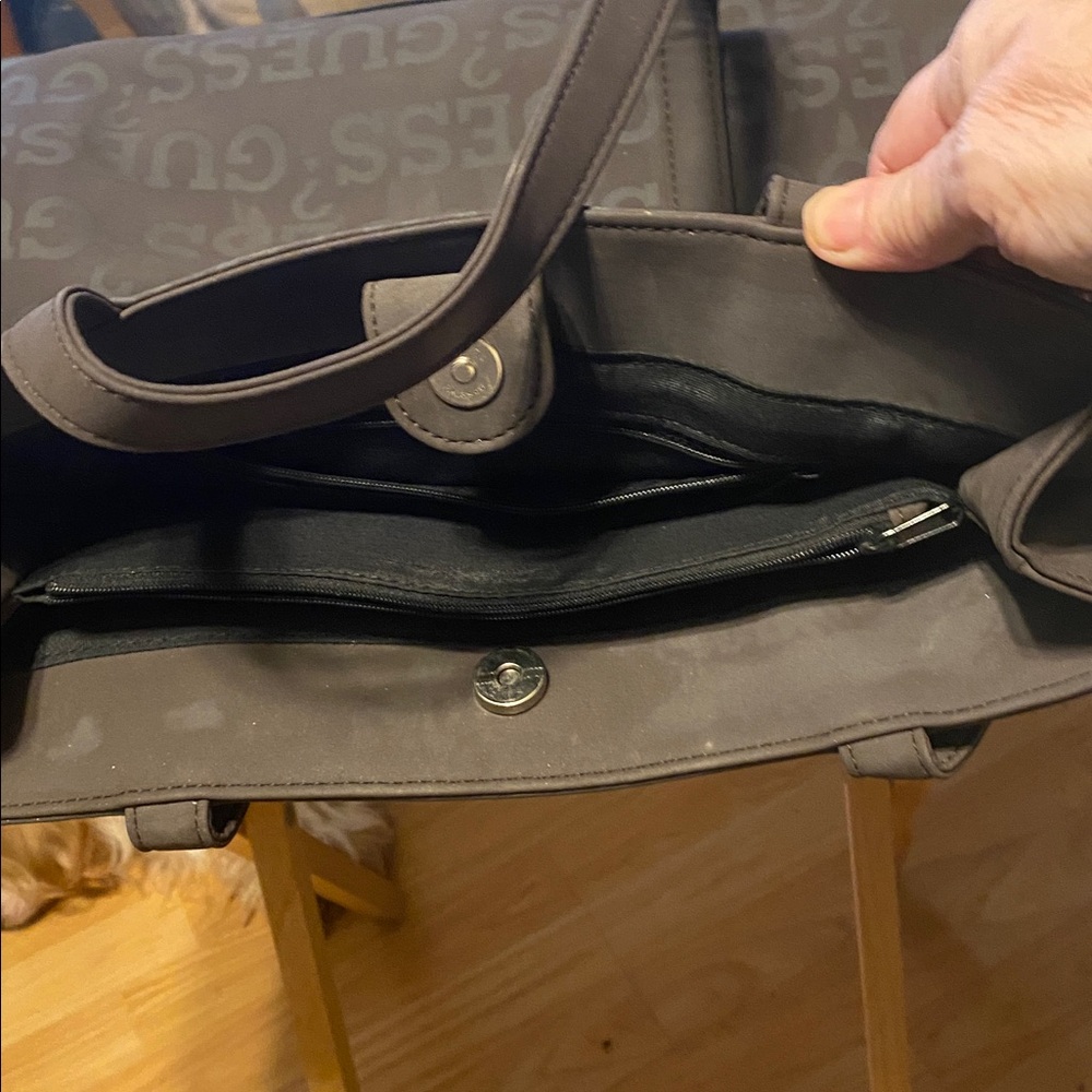 Guess tote - Picture 5 of 5